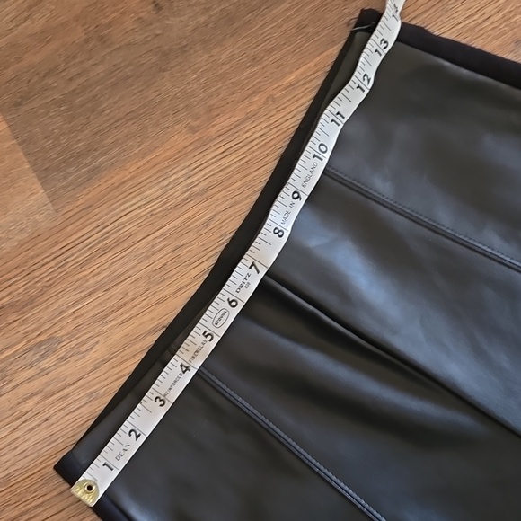 Ann Taylor Faux Leather leggings in black size 4 - Picture 7 of 10